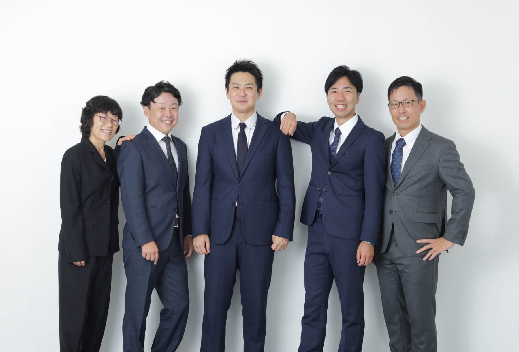 プラム監査法人のパートナー集合写真